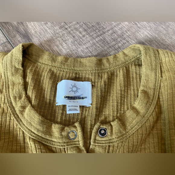 Aerie offline women’s XS 1/2 snap long sleeve tee - Picture 2 of 7